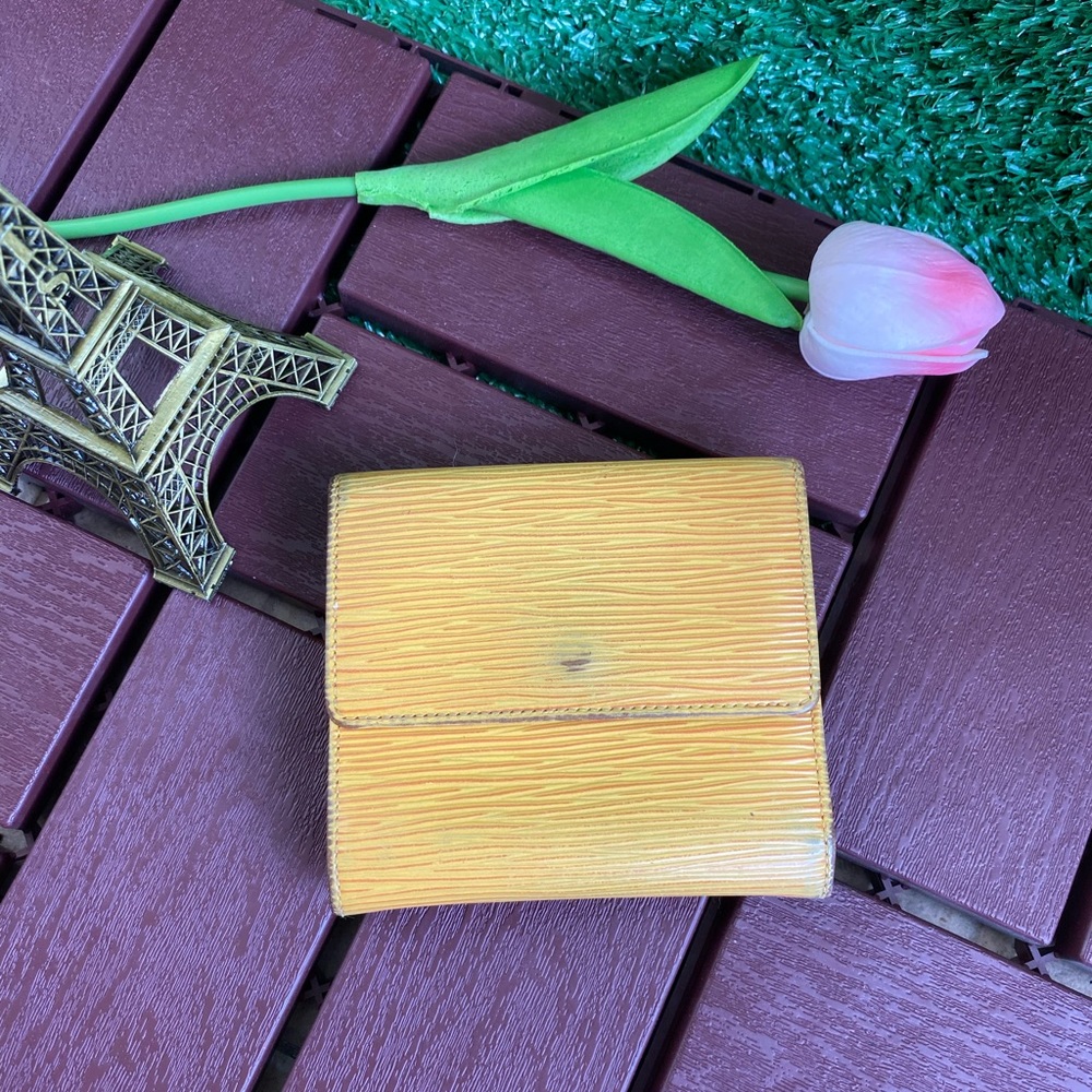 Authentic LOUIS VUITTON COMPACT WALLET EPI LEATHER compact wallet ❤️